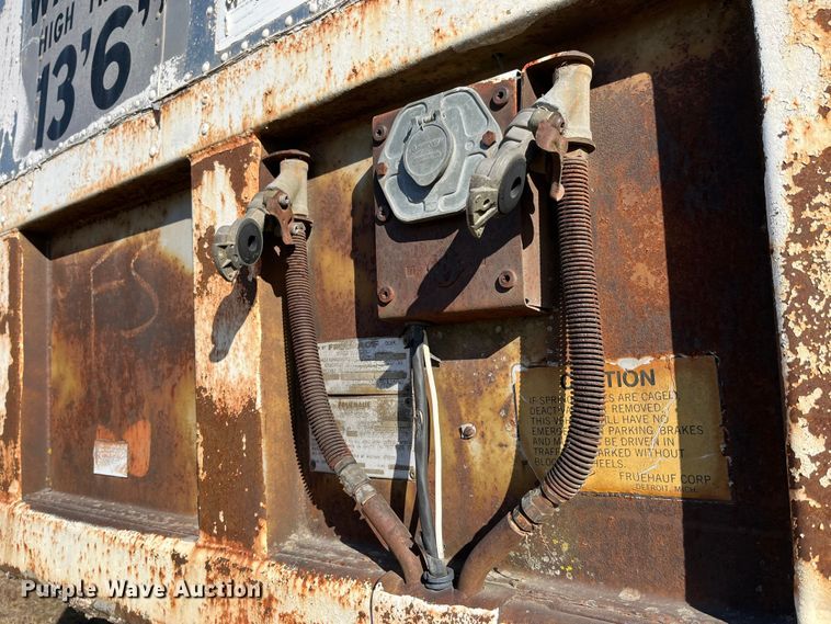 image for item MW9482 1979 Fruehauf FBZ9-F2-40  dry van trailer