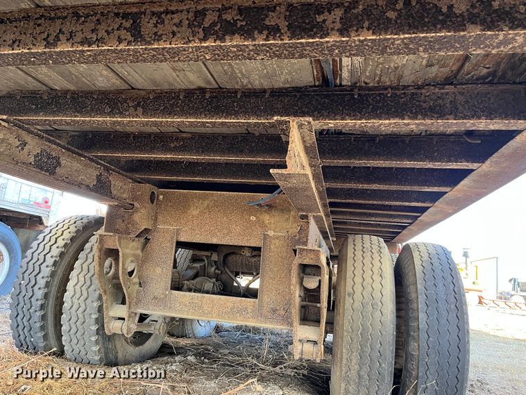 image for item MW9482 1979 Fruehauf FBZ9-F2-40  dry van trailer