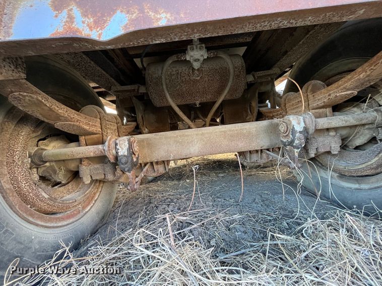 image for item MW9482 1979 Fruehauf FBZ9-F2-40  dry van trailer