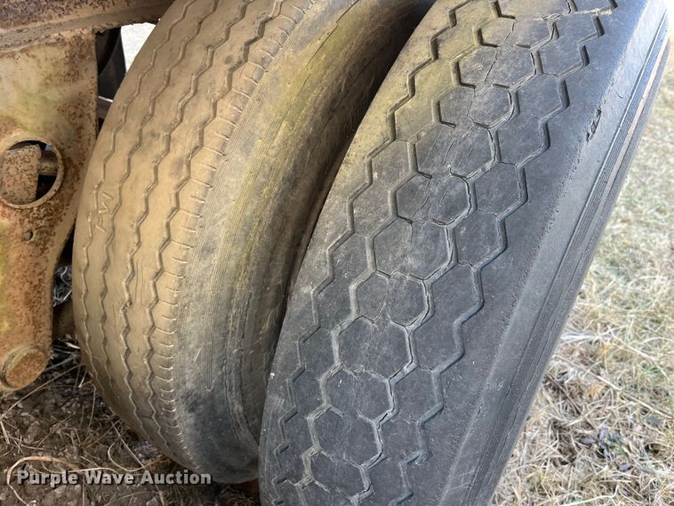 image for item MW9482 1979 Fruehauf FBZ9-F2-40  dry van trailer