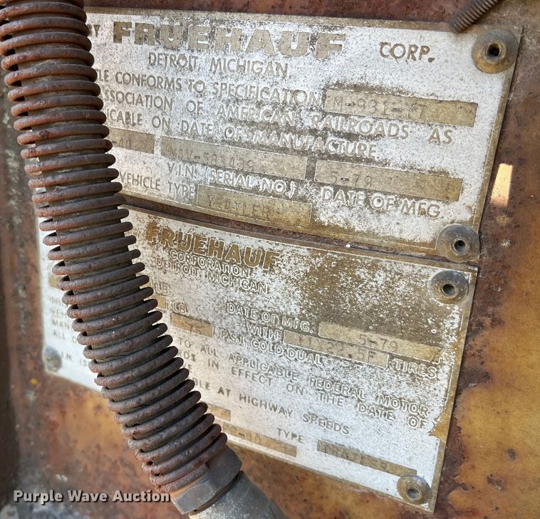 image for item MW9482 1979 Fruehauf FBZ9-F2-40  dry van trailer