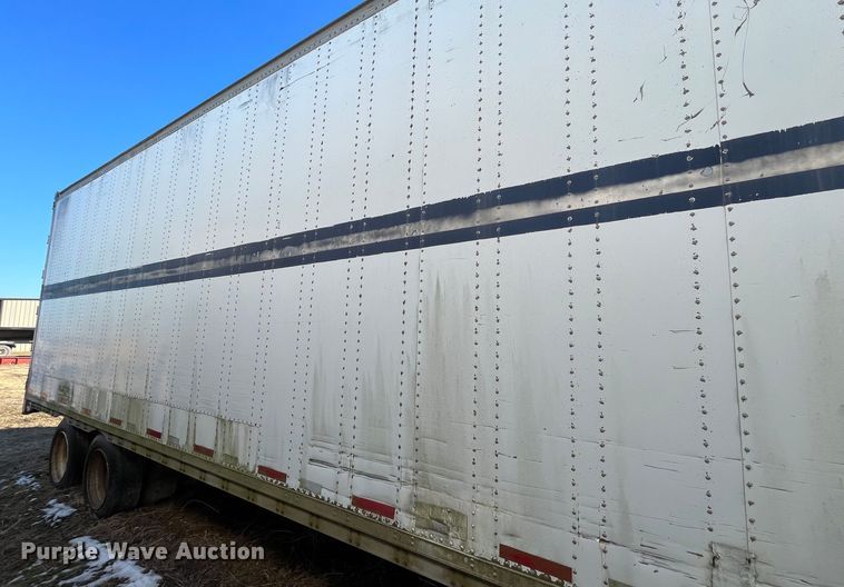 image for item MW9484 1988 Stoughton GSVW-485T-12''DF  dry van trailer