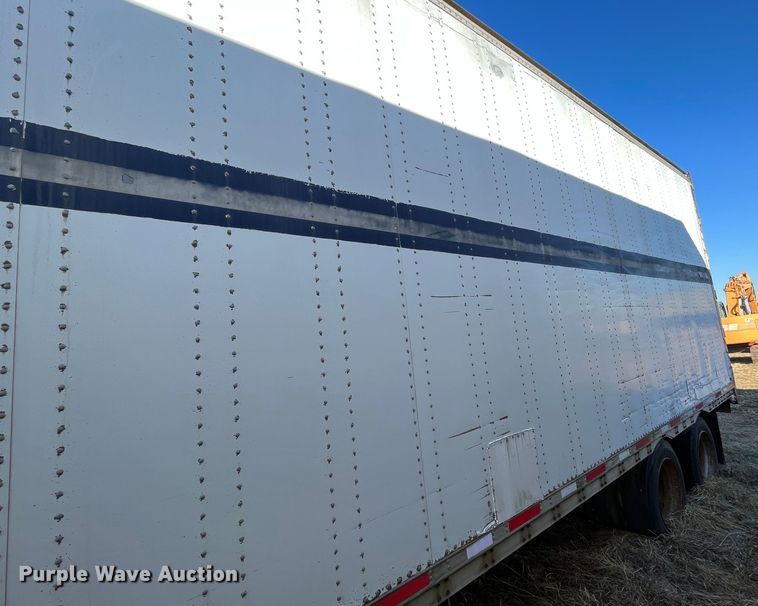image for item MW9484 1988 Stoughton GSVW-485T-12''DF  dry van trailer