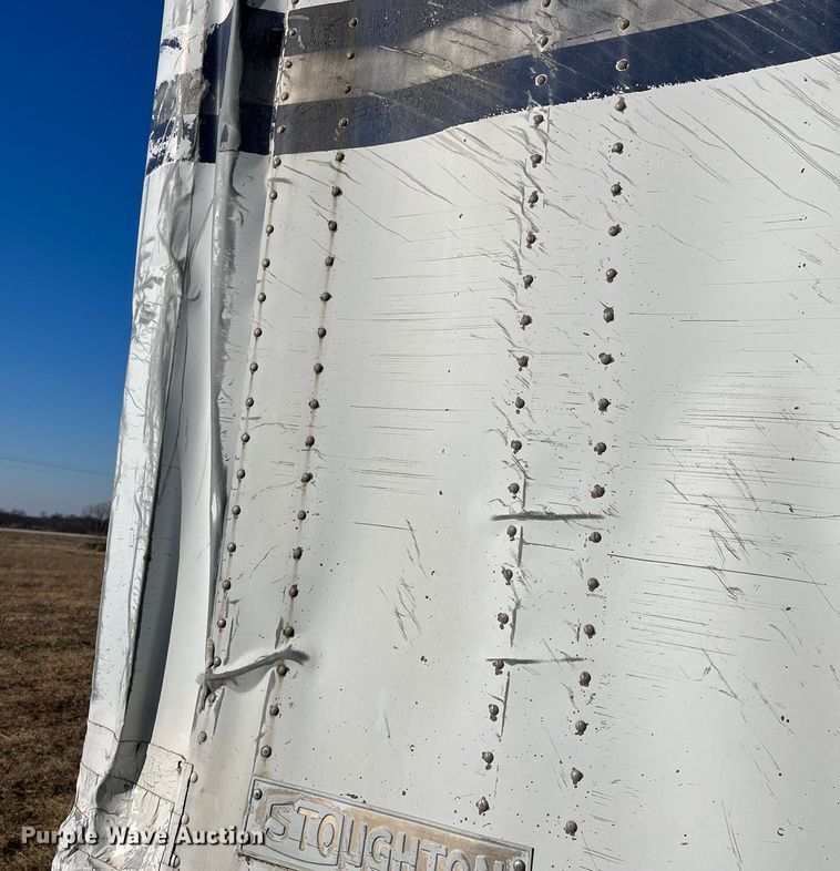 image for item MW9484 1988 Stoughton GSVW-485T-12''DF  dry van trailer