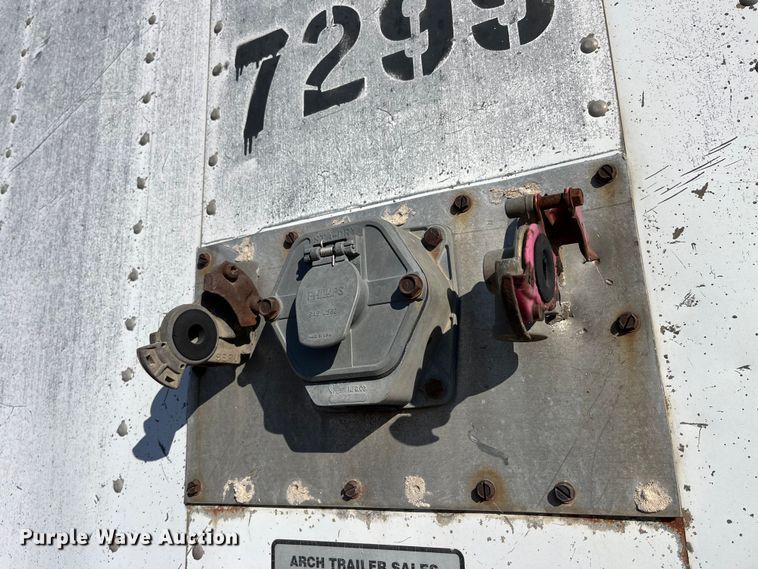 image for item MW9484 1988 Stoughton GSVW-485T-12''DF  dry van trailer