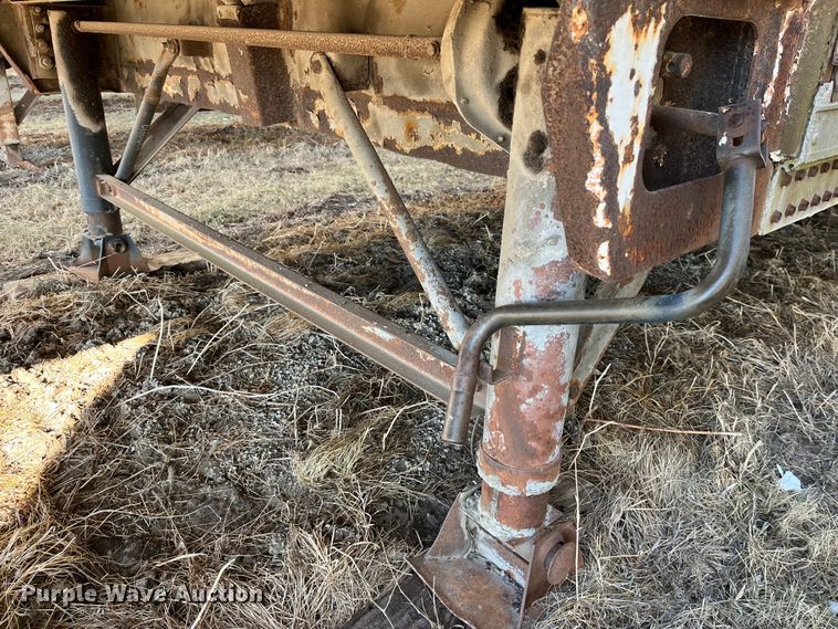 image for item MW9484 1988 Stoughton GSVW-485T-12''DF  dry van trailer