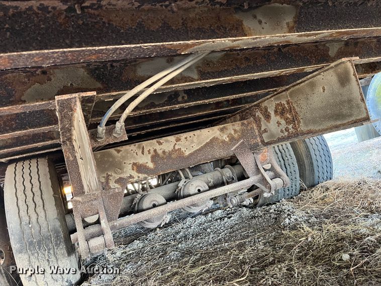 image for item MW9484 1988 Stoughton GSVW-485T-12''DF  dry van trailer