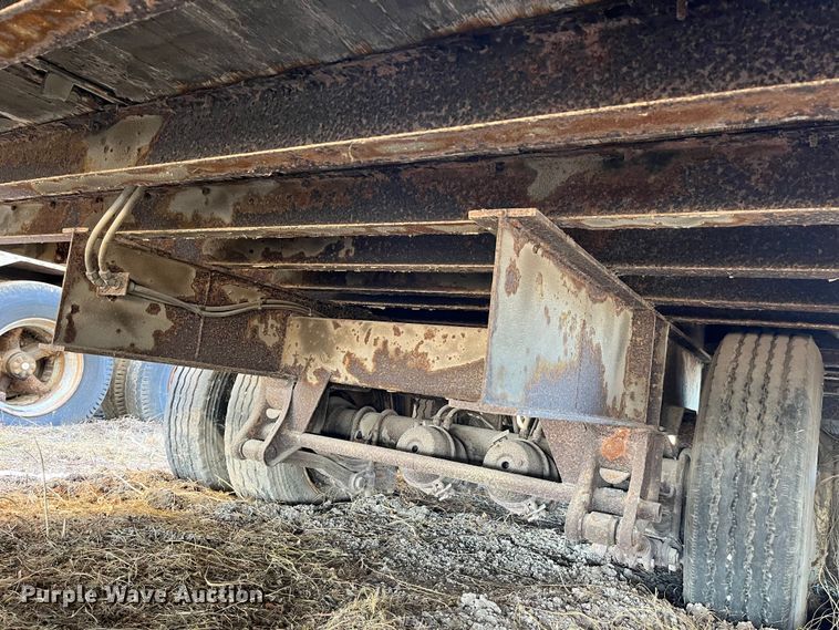 image for item MW9484 1988 Stoughton GSVW-485T-12''DF  dry van trailer