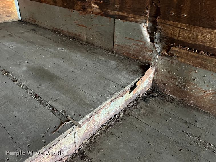 image for item MW9484 1988 Stoughton GSVW-485T-12''DF  dry van trailer