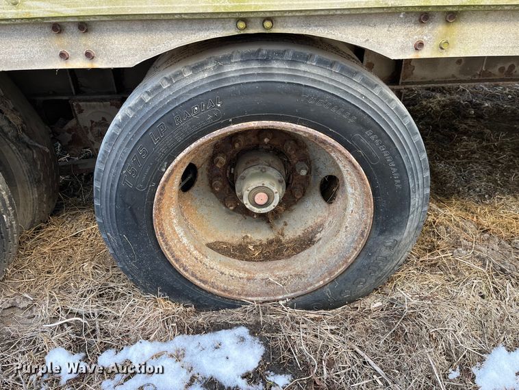 image for item MW9484 1988 Stoughton GSVW-485T-12''DF  dry van trailer