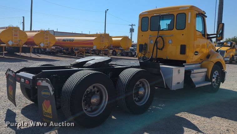 image for item MY9953 2019 Kenworth T680  semi truck