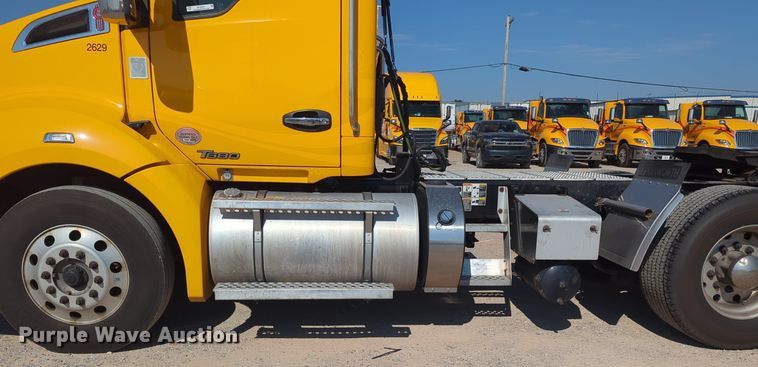 image for item MY9953 2019 Kenworth T680  semi truck