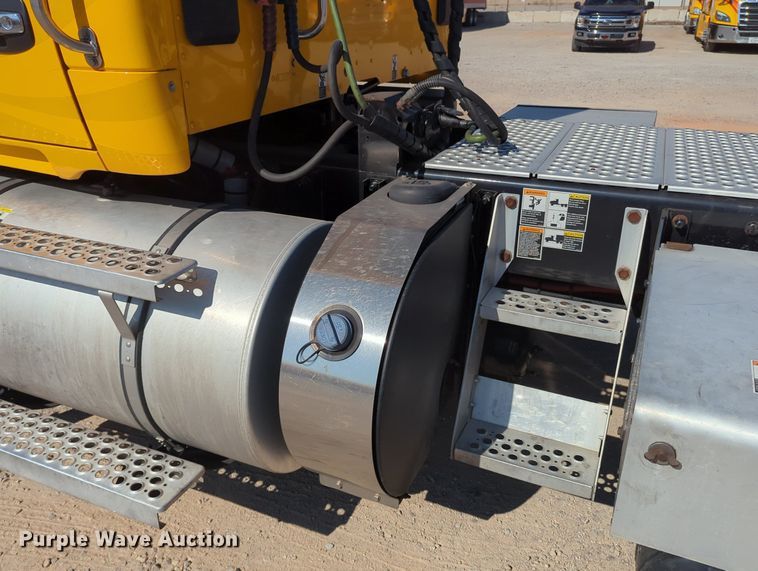 image for item MY9953 2019 Kenworth T680  semi truck