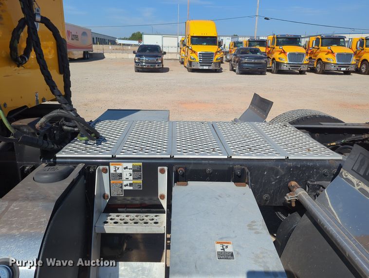 image for item MY9953 2019 Kenworth T680  semi truck