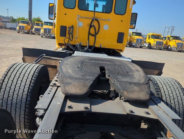 image for item MY9953 2019 Kenworth T680  semi truck