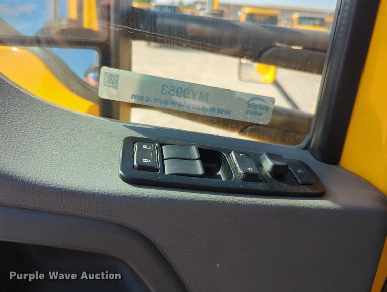 image for item MY9953 2019 Kenworth T680  semi truck