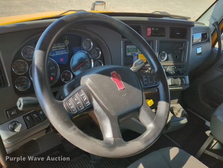 image for item MY9953 2019 Kenworth T680  semi truck