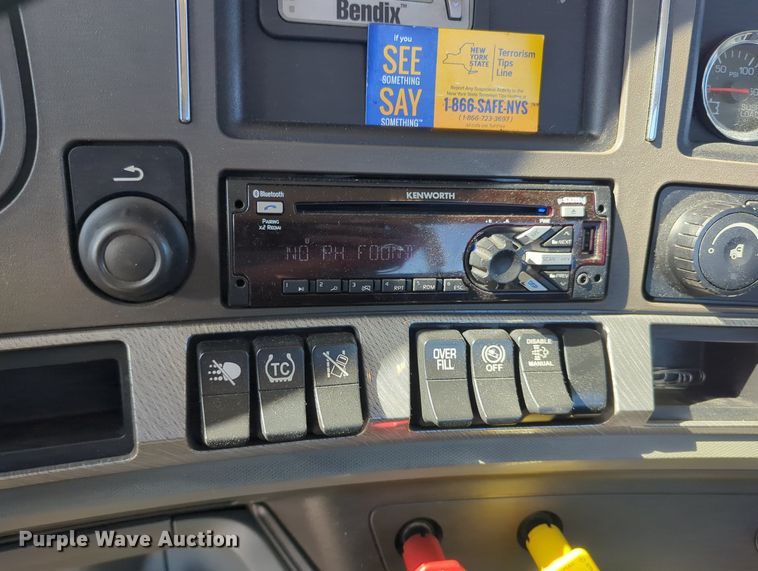 image for item MY9953 2019 Kenworth T680  semi truck