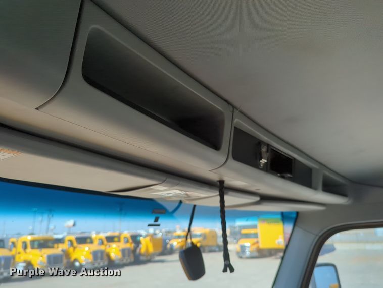 image for item MY9953 2019 Kenworth T680  semi truck