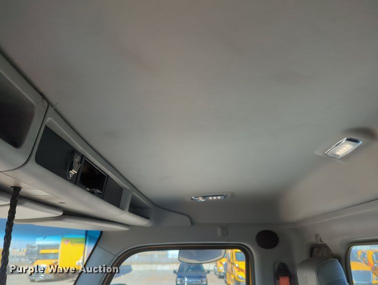 image for item MY9953 2019 Kenworth T680  semi truck