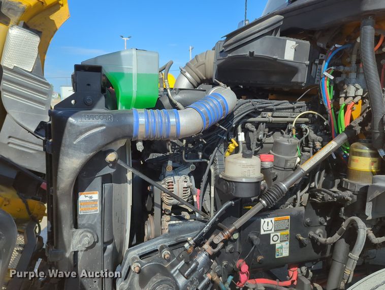 image for item MY9953 2019 Kenworth T680  semi truck