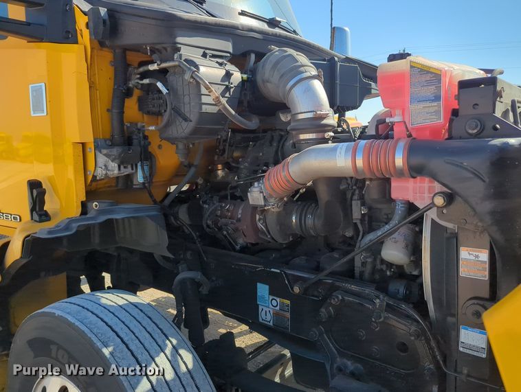 image for item MY9953 2019 Kenworth T680  semi truck