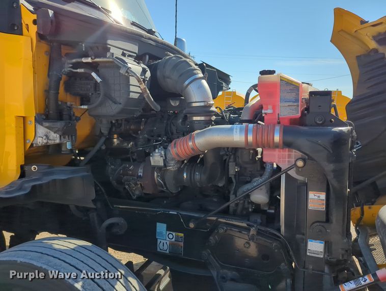 image for item MY9953 2019 Kenworth T680  semi truck