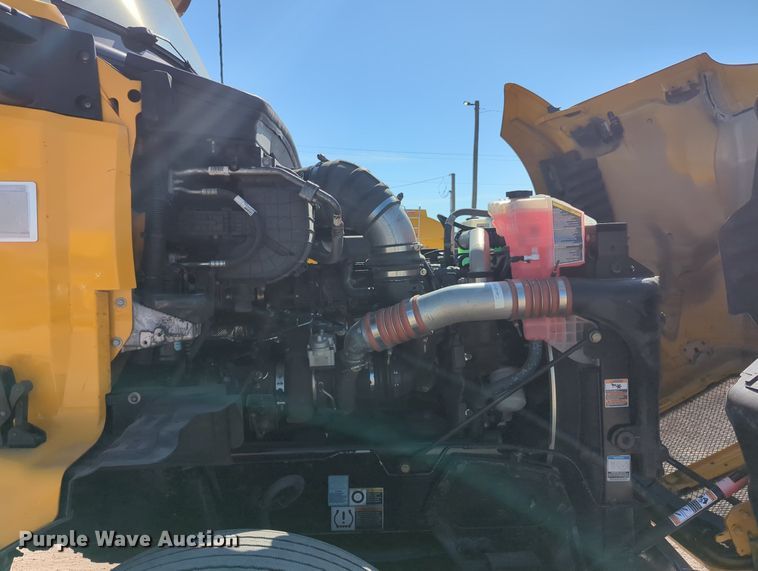 image for item MY9953 2019 Kenworth T680  semi truck