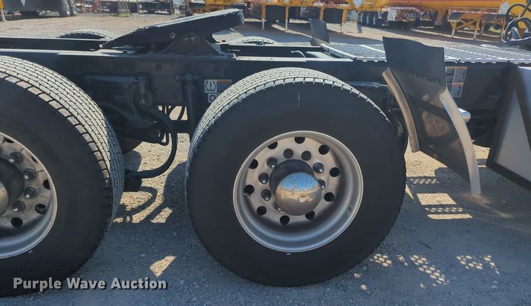 image for item MY9953 2019 Kenworth T680  semi truck