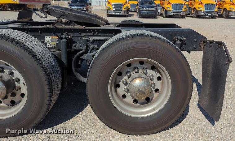 image for item MY9953 2019 Kenworth T680  semi truck