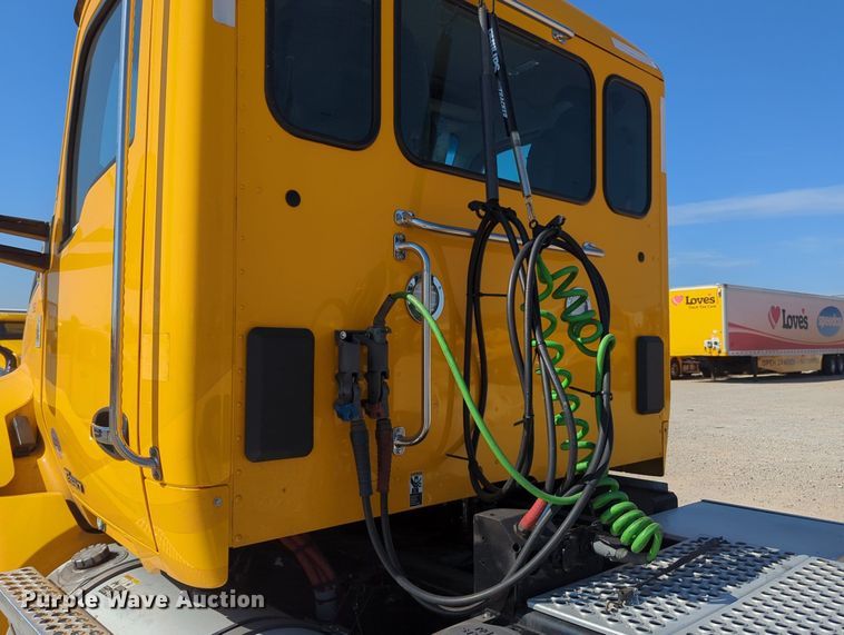 image for item MY9954 2020 Kenworth T680  semi truck