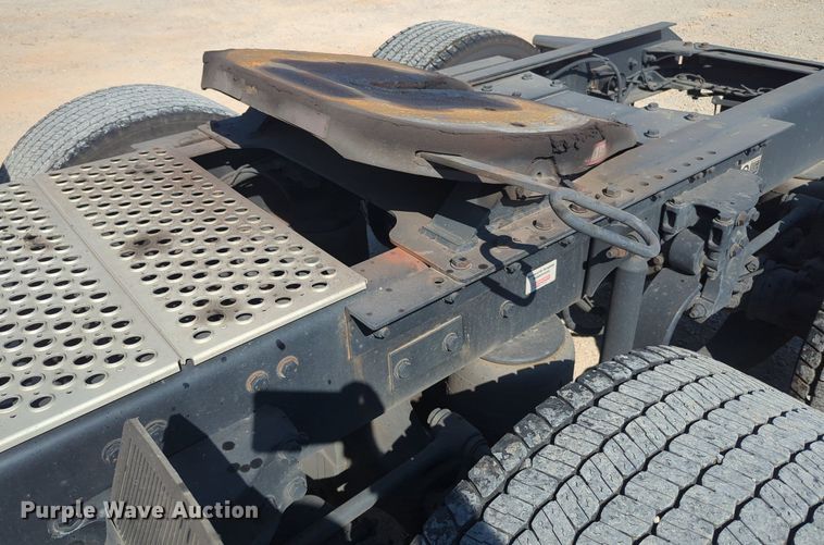 image for item MY9954 2020 Kenworth T680  semi truck