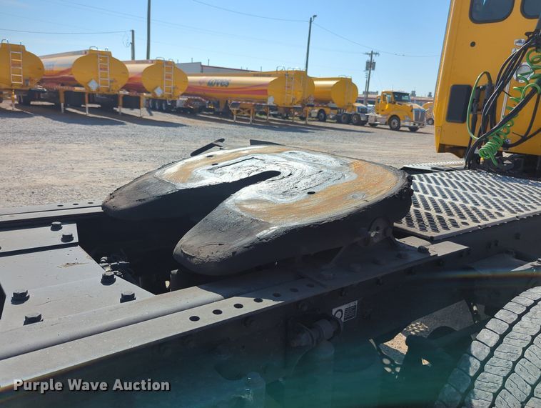 image for item MY9954 2020 Kenworth T680  semi truck