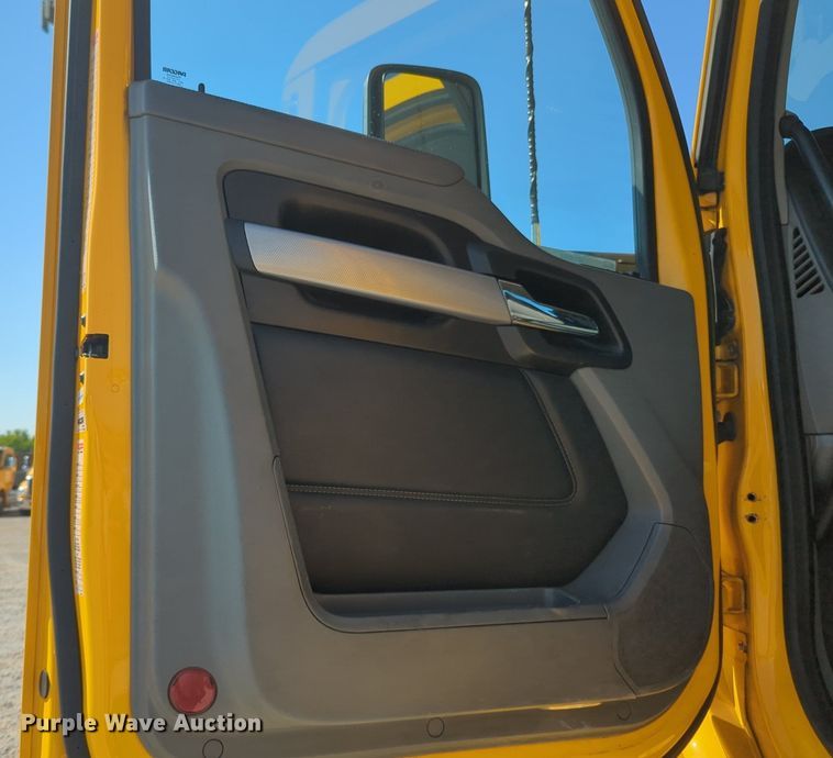 image for item MY9954 2020 Kenworth T680  semi truck