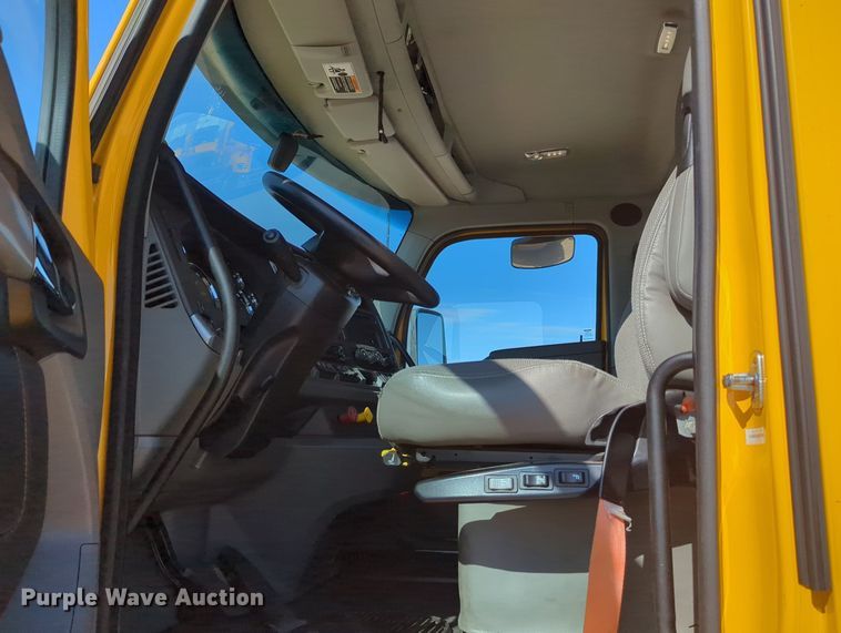 image for item MY9954 2020 Kenworth T680  semi truck