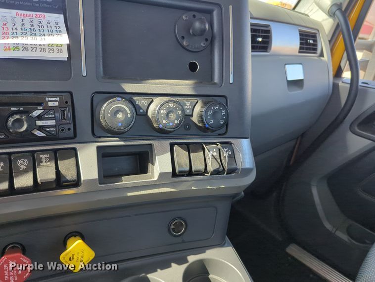 image for item MY9954 2020 Kenworth T680  semi truck