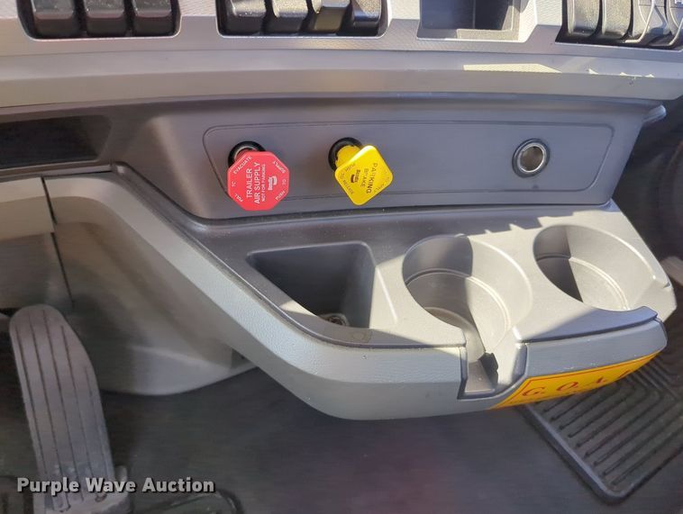 image for item MY9954 2020 Kenworth T680  semi truck