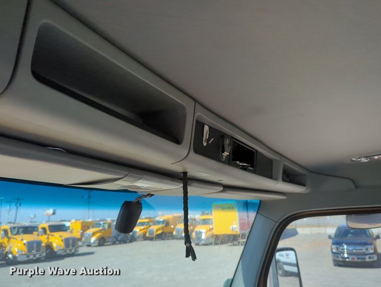 image for item MY9954 2020 Kenworth T680  semi truck