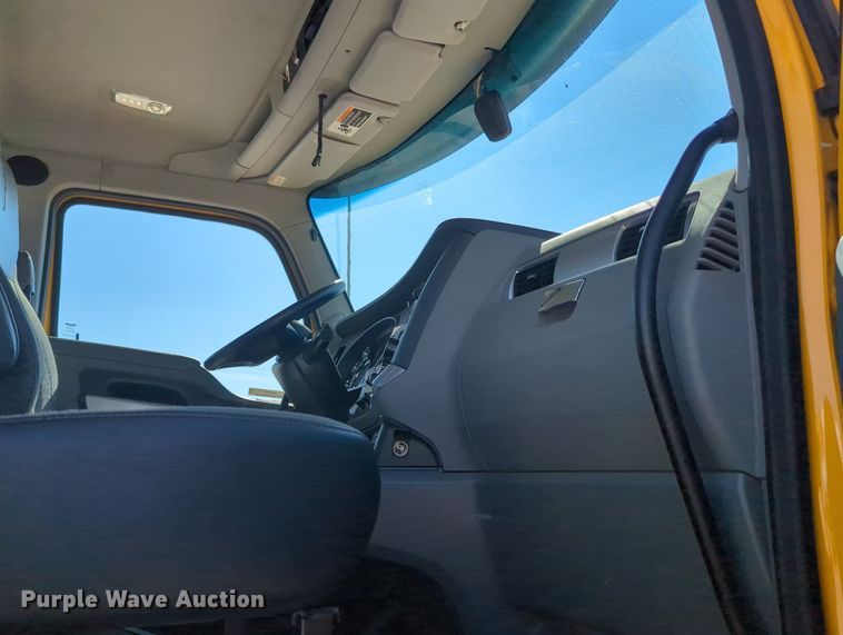 image for item MY9954 2020 Kenworth T680  semi truck