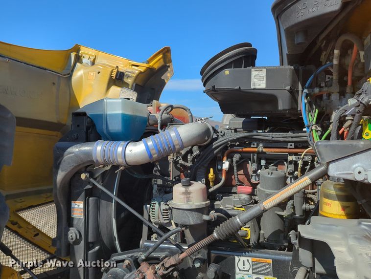 image for item MY9954 2020 Kenworth T680  semi truck