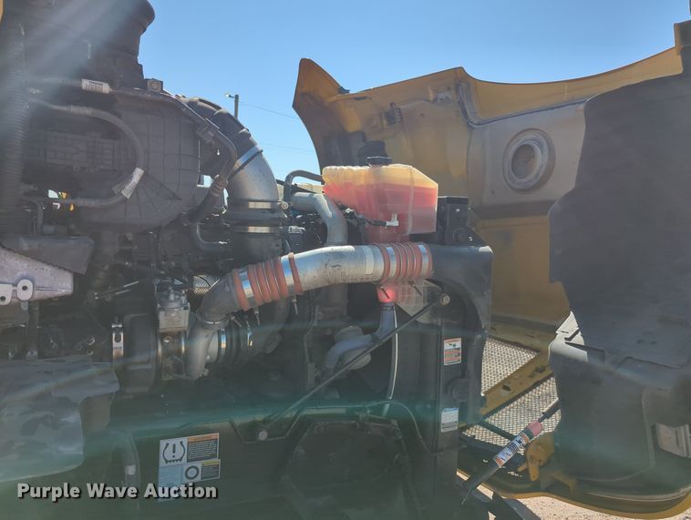 image for item MY9954 2020 Kenworth T680  semi truck