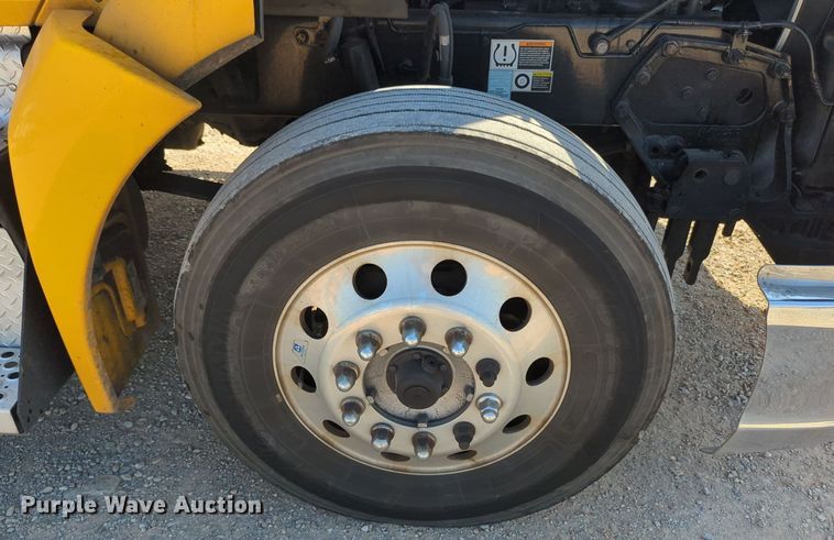 image for item MY9954 2020 Kenworth T680  semi truck