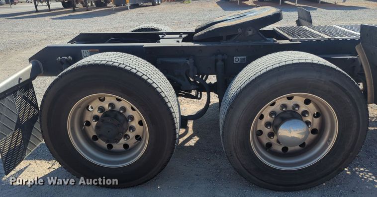 image for item MY9954 2020 Kenworth T680  semi truck