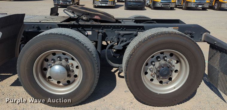 image for item MY9954 2020 Kenworth T680  semi truck