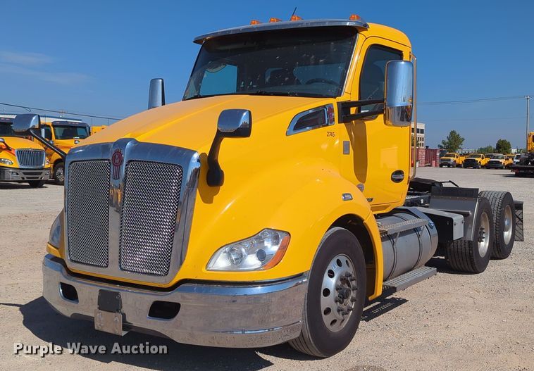 image for item MY9955 2020 Kenworth T680  semi truck