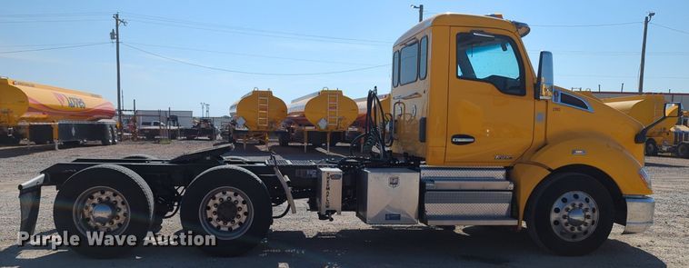 image for item MY9955 2020 Kenworth T680  semi truck