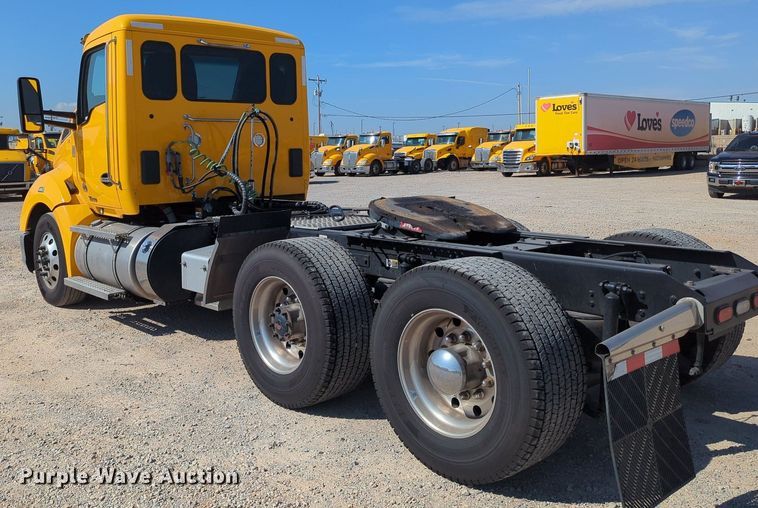 image for item MY9955 2020 Kenworth T680  semi truck