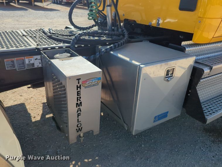 image for item MY9955 2020 Kenworth T680  semi truck