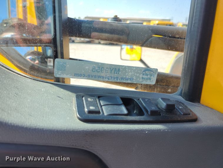 image for item MY9955 2020 Kenworth T680  semi truck