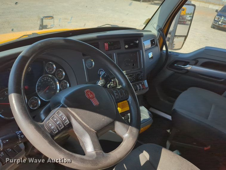 image for item MY9955 2020 Kenworth T680  semi truck